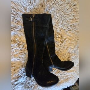 Born Black Heeled Boots Classic Design